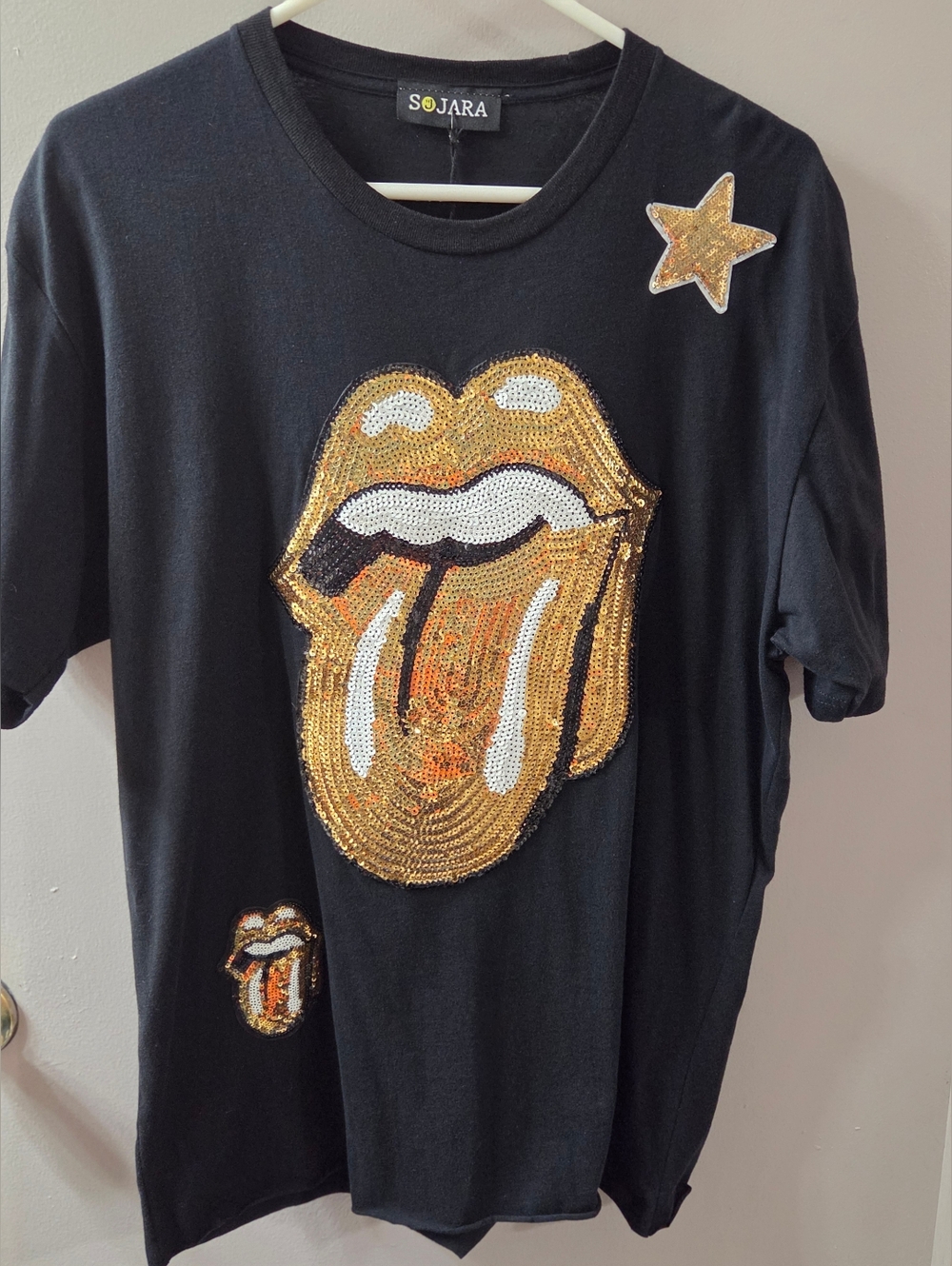 SOJARA Women's Black Sequin Tongue Graphic Tee. Sz L NWT